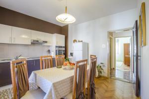 Kuchyň nebo kuchyňský kout v ubytování Apartment Josipa 4209