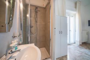 Koupelna v ubytování Camere Pallotta + 27 fotografií