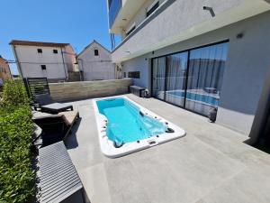 Bazén v ubytování SPA Apartment Vito nebo v jeho okolí