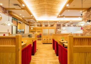 
A restaurant or other place to eat at APA Hotel Asakusa Tawaramachi Ekimae
