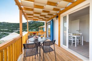 Balkón nebo terasa v ubytování Camping Homes Grot