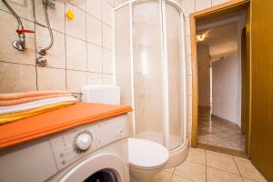 Koupelna v ubytování Apartments Bakula 1539