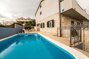 Bazén v ubytování Apartments Bakula 1539 nebo v jeho okolí