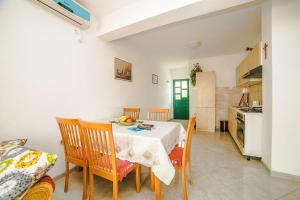 Kuchyň nebo kuchyňský kout v ubytování Apartments Bakula 1539