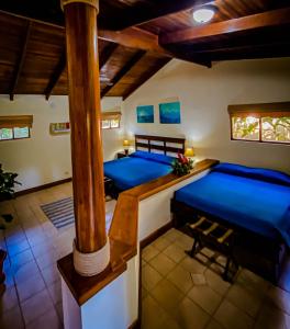 Biliár nebo kulečník v ubytování Jaco Hotel DoceLunas