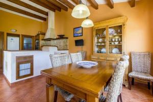 Fotografie z fotogalerie ubytování Chalet Signe Cranc v destinaci Sa Caleta + 32 fotografií