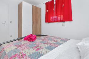 Posteľ alebo postele v izbe v ubytovaní Holiday home Nadea - with private pool