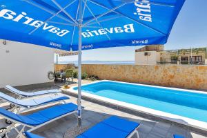 Bazén v ubytovaní Holiday home Nadea - with private pool alebo v jeho blízkosti
