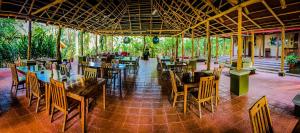 Restaurace v ubytování Jaco Hotel DoceLunas