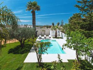 Gallery image of Elegant flat in villa with pool and garden just a few kilometres from the sea in Marsala