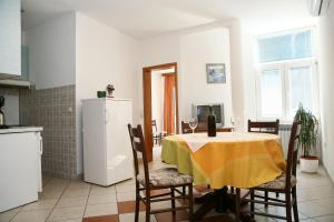 Kuchyň nebo kuchyňský kout v ubytování Apartments Davor & Marija Sosic