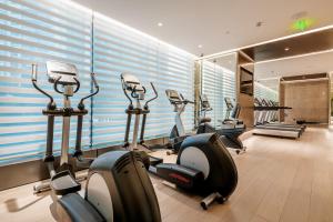 Fitness centrum a/nebo fitness zařízení v ubytování Shenzhen Ayearn Hotel