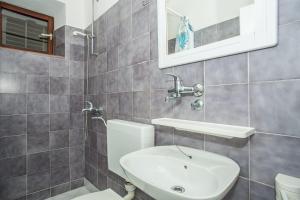 Kúpeľňa v ubytovaní Apartments Robert + 20 fotografií