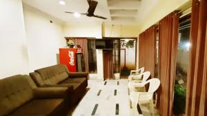 Et opholdsområde på Sree Rama Lodge + 15 billeder