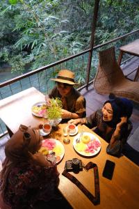 Ospiti di Hau Eco Lodges Citumang Pangandaran