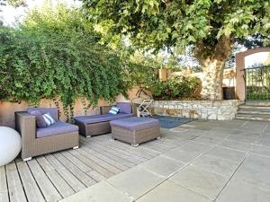 Κήπος έξω από το LesArnauds