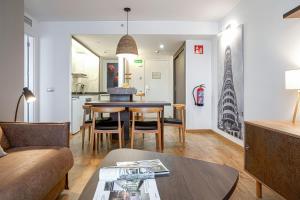 A seating area at Pierre & Vacances Apartamentos Edificio Eurobuilding 2