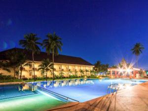 Gallery image of The Nouveau Chumphon Beach Resort And Golf in Chumphon