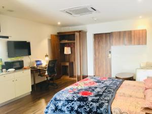 Μια τηλεόραση ή/και κέντρο ψυχαγωγίας στο Dreamial Element One Studio @ Sector 47 Gurgaon