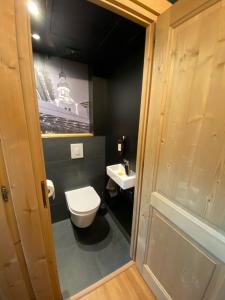 Phòng tắm tại Chalet Megeve, idéal familles proche ski et centre village +55 ảnh