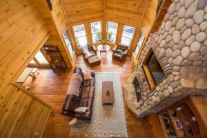 an overhead view of a living room in a cabin at Christmas Lodge-Secluded near Downtown Blue Ridge in Blue Ridge
