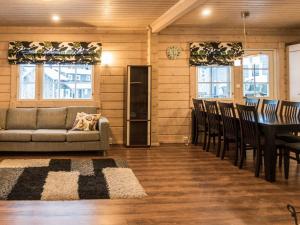 Posezení v ubytování Holiday Home Lumikellomaa by Interhome + 20 fotografií