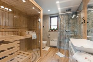 Koupelna v ubytování Ostoja Zaskalskie Apartament RUBIN 52 m2