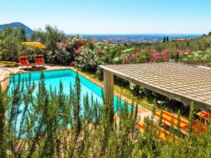 Bazén v ubytovaní Holiday Home Iacopo by Interhome alebo v jeho blízkosti