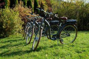 Jazda na bicykli v okolí ubytovania Osada Wilaneska domki Mikołajki Mazury