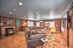 Gallery image of Cozy Great Barrington Home about 1 Mi to Ski Resort! in Great Barrington