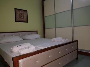 Φωτογραφία από το άλμπουμ του 4 Bed Sleeps 11 Free Parking Pets Allowed σε Vlorë