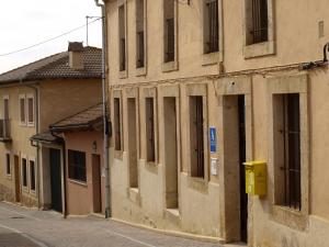 The surrounding neighborhood or a neighborhood close to a hosteleket