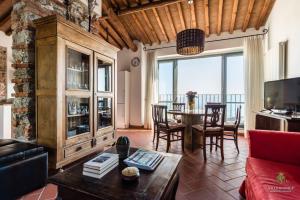 Kuchyň nebo kuchyňský kout v ubytování Tenuta Guinigi Antico Borgo di Matraia - Exclusive Holidays apartments & Pool