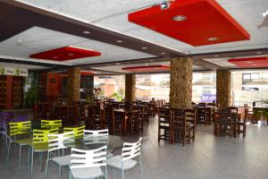 Restavracija oz. druge možnosti za prehrano v nastanitvi Hotel La Roca San Rafael