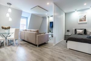 Posedenie v ubytovaní Nowoczesny apartament Gliwice - 200 metrów od rynku