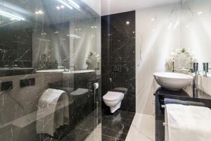 Kúpeľňa v ubytovaní Nowoczesny apartament Gliwice - 200 metrów od rynku + 11 fotografií