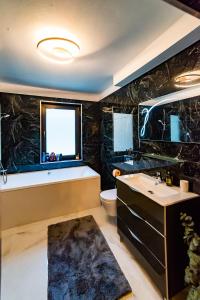 Afbeelding uit fotogalerij van MOKY REZIDENT in Arad +15 foto's