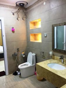 A bathroom at Shorfet Al Alamin Hotel