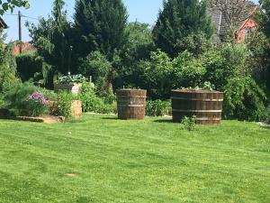 Um jardim no exterior de Herberts Stubn