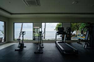 Das Fitnesscenter und/oder die Fitnesseinrichtungen in der Unterkunft New Sunari Lovina Beach Resort