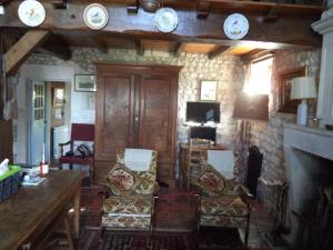 Posezení v ubytování Traditional Charentais cottage in countryside 25 minutes from Royan