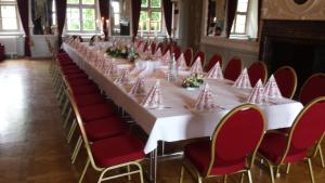 Restaurace v ubytování Stadtschloß Hecklingen***