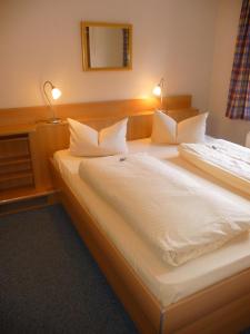 En eller flere senge i et værelse på Haus Herzogenhorn - Hornberg