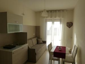 A kitchen or kitchenette at Lo Scrigno