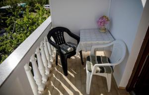 Balkón alebo terasa v ubytovaní Apartment Ante Kampor + 9 fotografií
