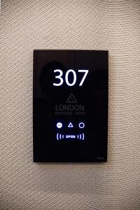Certifikát, hodnocení, plakát nebo jiný dokument vystavený v ubytování London Hotel