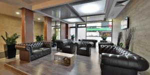 A seating area at Hotel City Inn