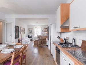 Кухня или мини-кухня в Apartment Tenuta Naiano Leonardo
