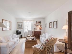 Гостиная зона в Apartment Tenuta Naiano Leonardo