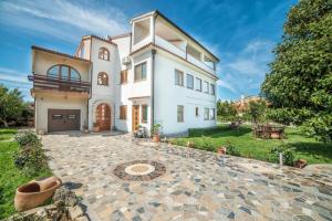 Gallery image of Apartments and Rooms Ana Pomer 217 in Pomer